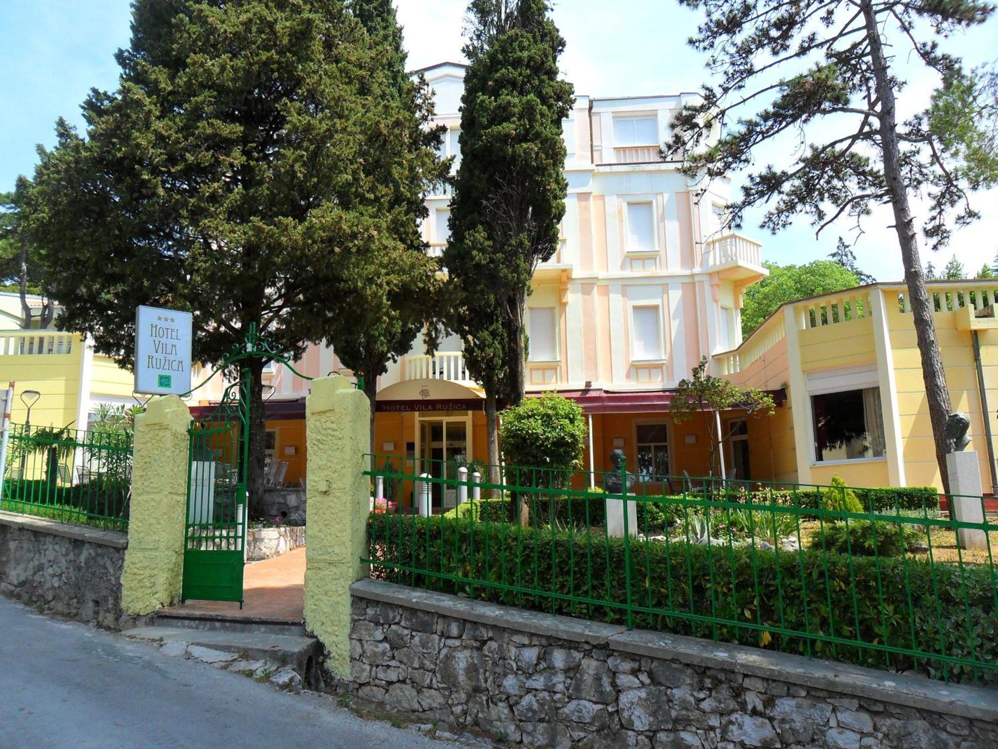 Hotel Vila Ruzica- Glavna Zgrada I Depandanse Crikvenica Exterior photo